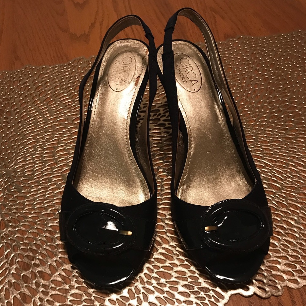 Joan & David Circa navy & gold heels size 6.5